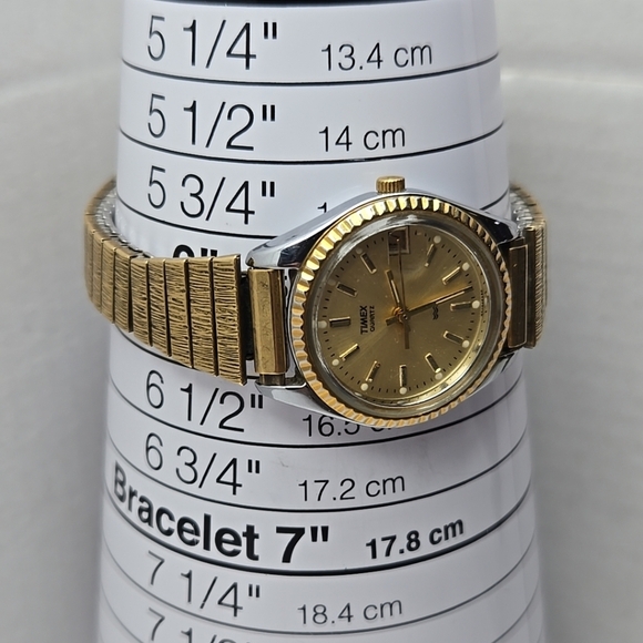 Womens Vintage 92 Timex Date Gold Silver Two Toned 25mm Fluted Watch New Battery - Picture 6 of 8